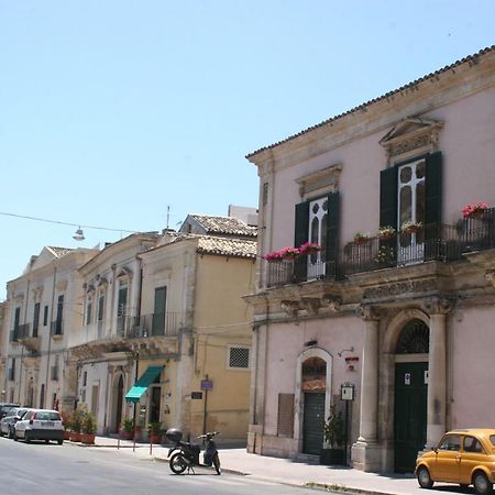Palazzo Il Cavaliere B&B De Charme Модика Экстерьер фото