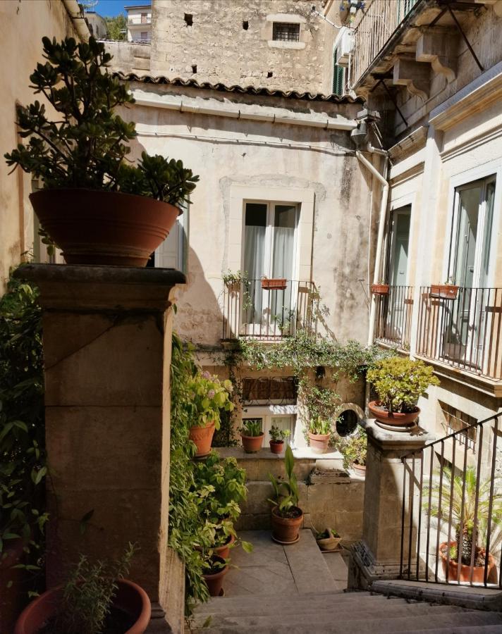 Palazzo Il Cavaliere B&B De Charme Модика Экстерьер фото