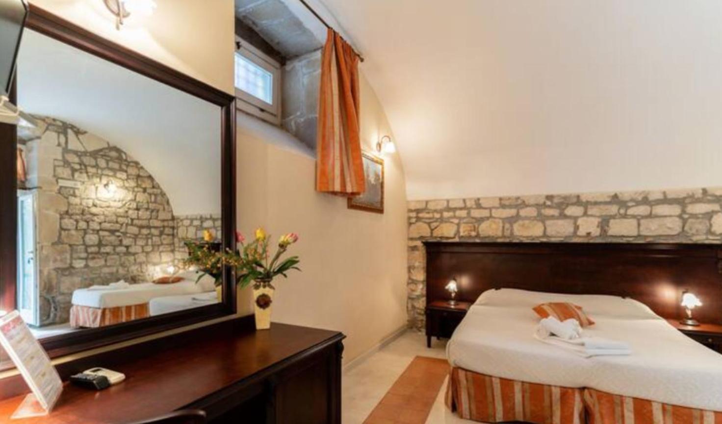 Palazzo Il Cavaliere B&B De Charme Модика Экстерьер фото